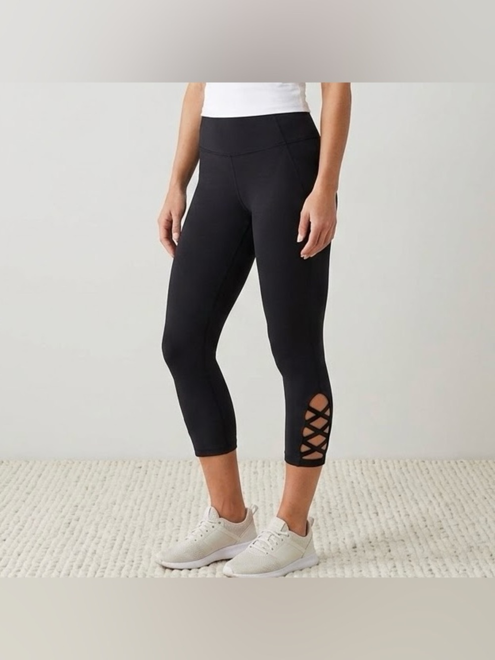 Sears Black Criss Cross Cutout Cropped Leggings Capris Activewear Size Large